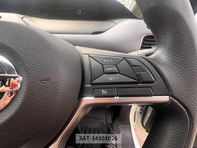 Nissan SERENA 2017-08 6018407-19