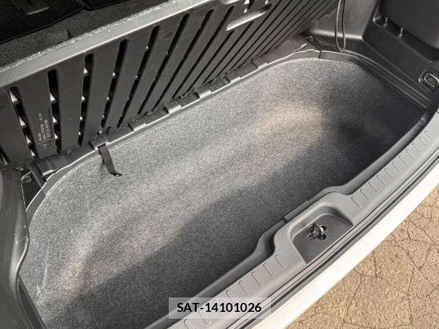 Nissan SERENA 2017-08 6018407-26