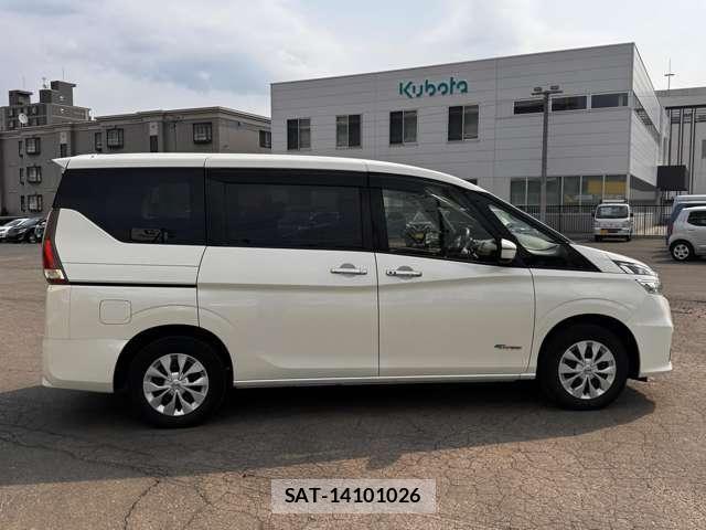 Nissan SERENA 2017-08 6018407-29