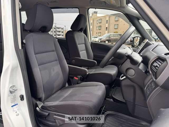 Nissan SERENA 2017-08 6018407-3