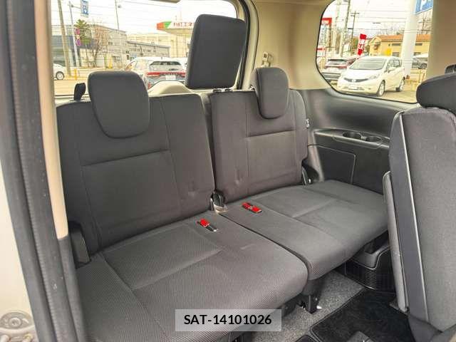 Nissan SERENA 2017-08 6018407-8