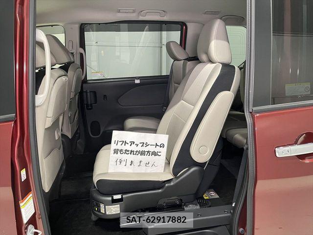 Nissan SERENA 2017-03 6219491-9