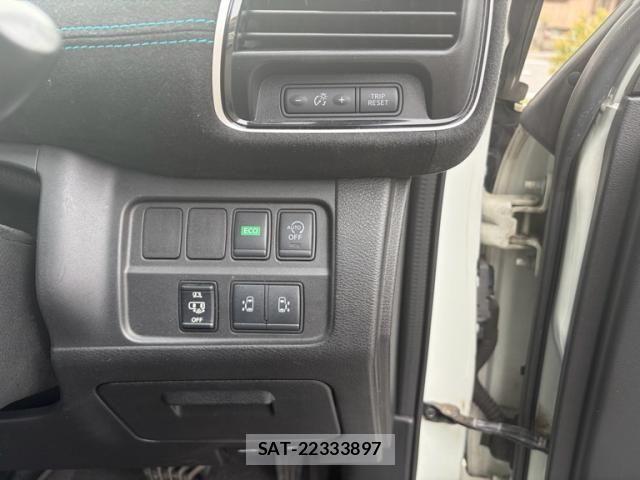 Nissan SERENA 2016-11 6247374-16