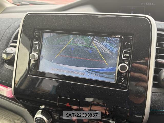 Nissan SERENA 2016-11 6247374-20