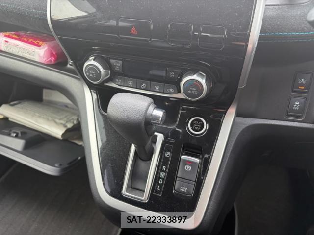 Nissan SERENA 2016-11 6247374-21
