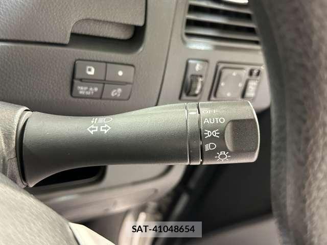 Nissan SERENA 2013-11 6642532-11
