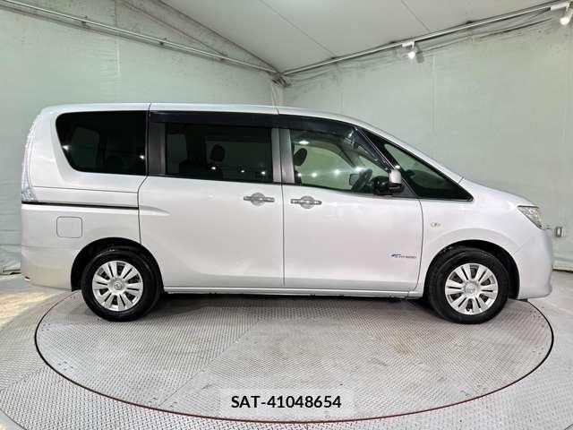 Nissan SERENA 2013-11 6642532-3