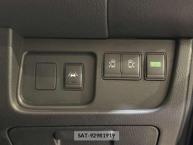 Nissan SERENA 2015-09 6817221-14