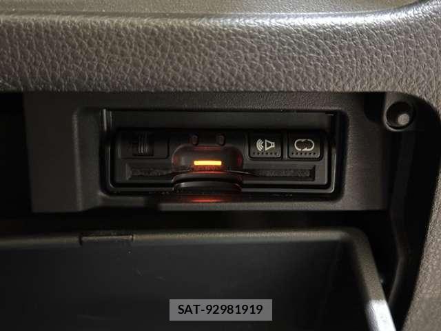 Nissan SERENA 2015-09 6817221-15
