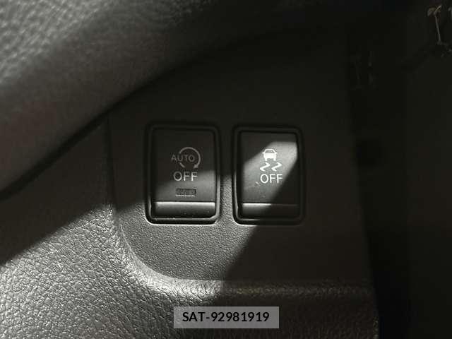 Nissan SERENA 2015-09 6817221-17