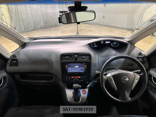 Nissan SERENA 2015-09 6817221-18