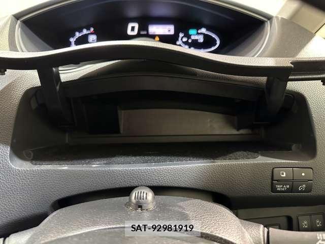 Nissan SERENA 2015-09 6817221-23