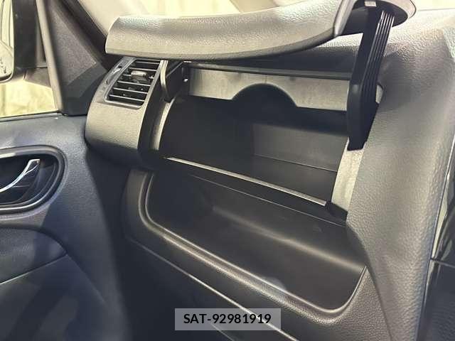Nissan SERENA 2015-09 6817221-24