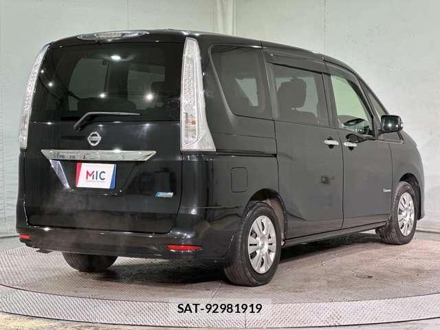 Nissan SERENA 2015-09 6817221-4