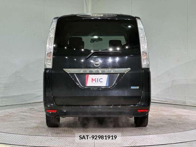 Nissan SERENA 2015-09 6817221-5