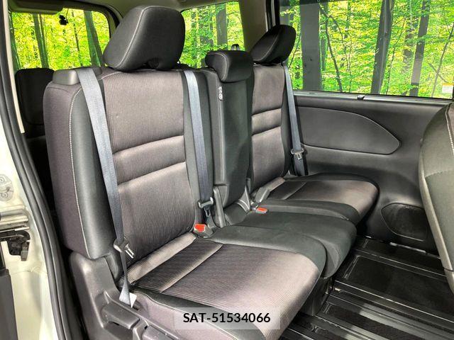 Nissan SERENA 2017-01 6817214-9