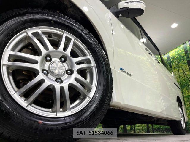 Nissan SERENA 2017-01 6817214-14