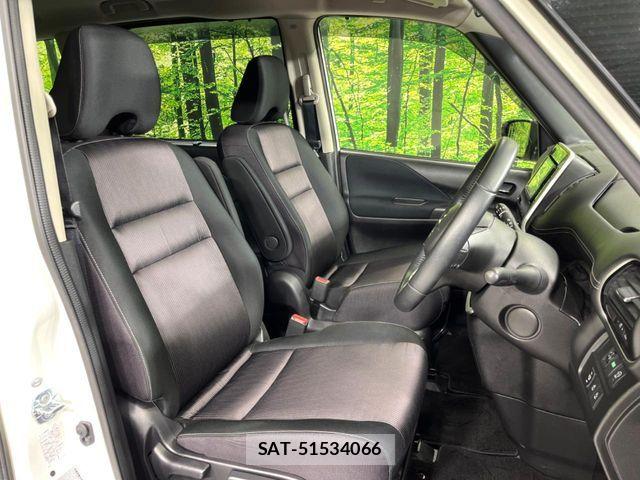 Nissan SERENA 2017-01 6817214-8