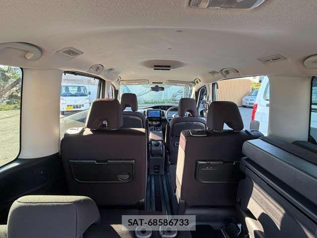 Nissan SERENA 2022-03 6912580-17