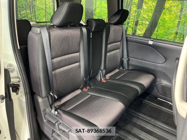 Nissan SERENA 2016-10 7021573-9