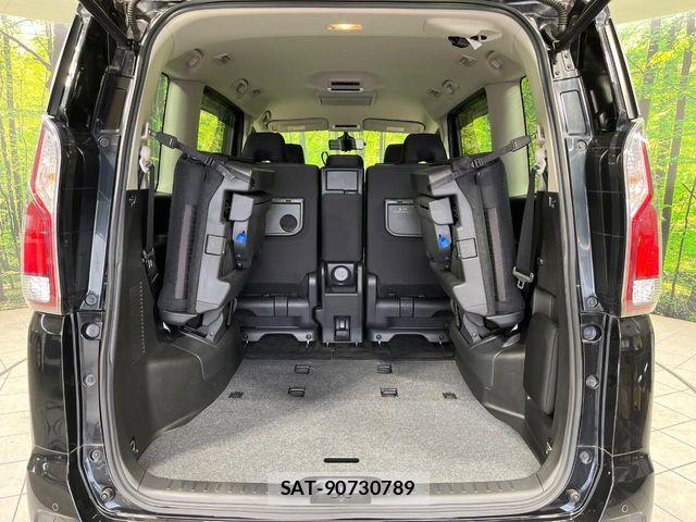 Nissan SERENA 2017-12 7021568-11