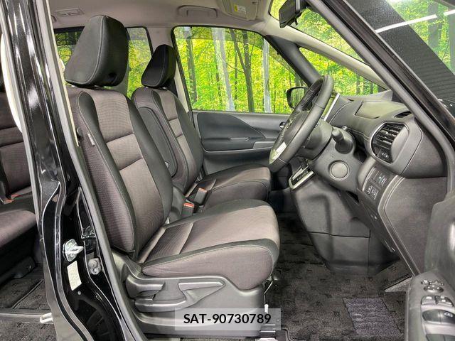 Nissan SERENA 2017-12 7021568-8