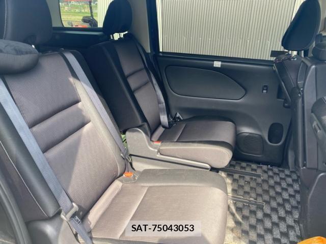 Nissan SERENA 2017-05 7021571-11