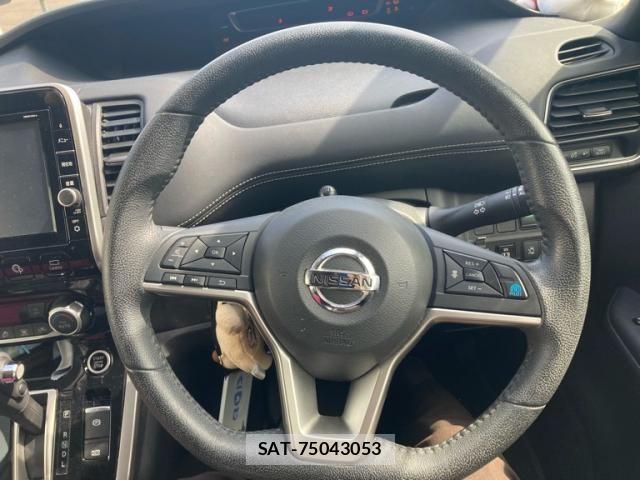Nissan SERENA 2017-05 7021571-12