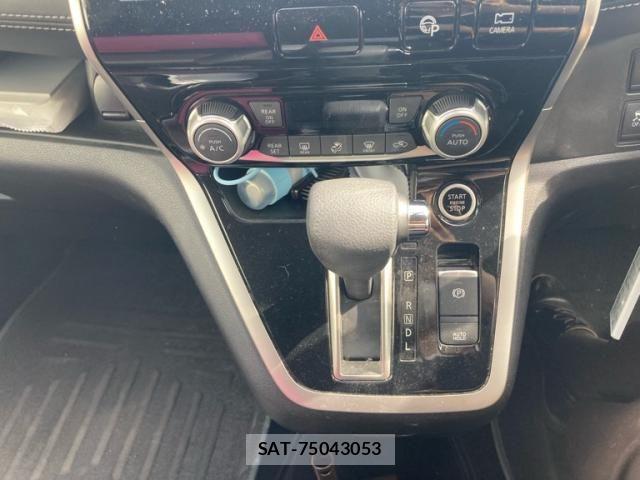 Nissan SERENA 2017-05 7021571-14