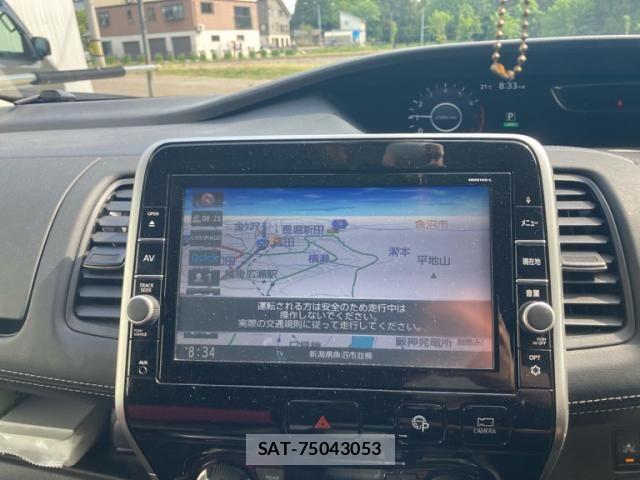 Nissan SERENA 2017-05 7021571-16