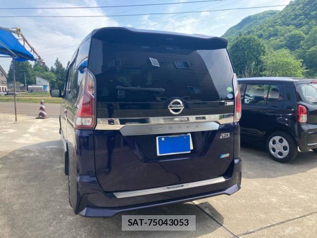 Nissan SERENA 2017-05 7021571-3