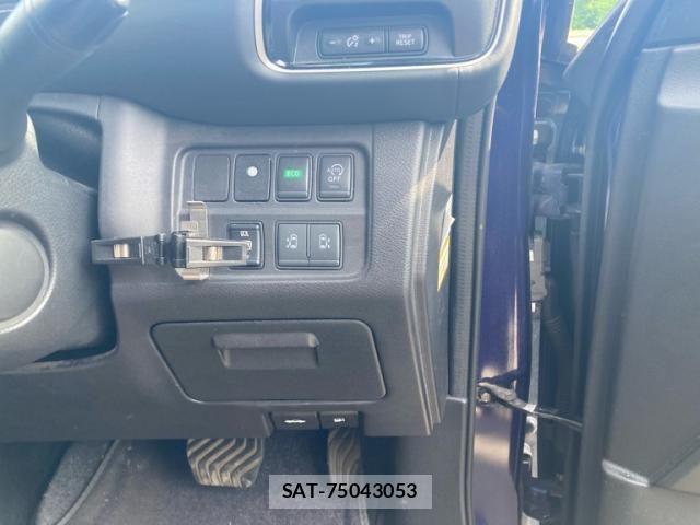 Nissan SERENA 2017-05 7021571-8
