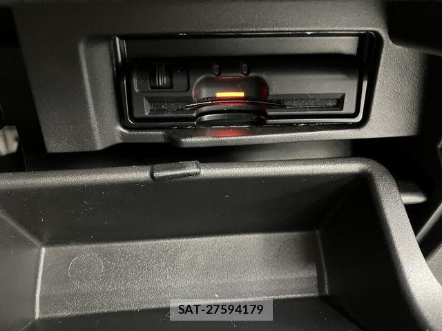 Nissan SERENA 2017-03 7060685-23