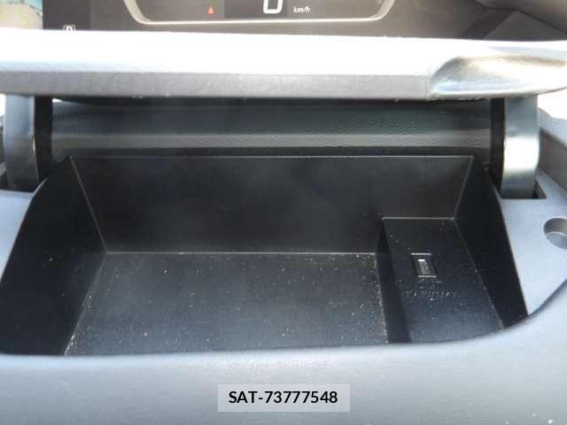 Nissan SERENA 2016-09 7060688-24