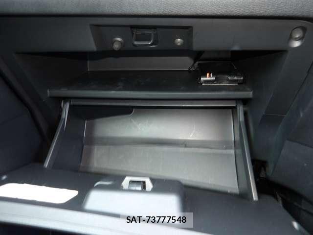 Nissan SERENA 2016-09 7060688-25