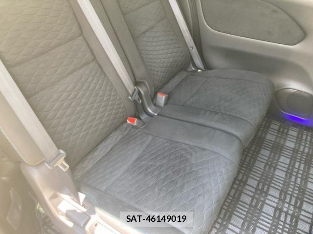Nissan SERENA 2017-03 7224916-8