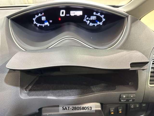 Nissan SERENA 2014-09 7224914-25