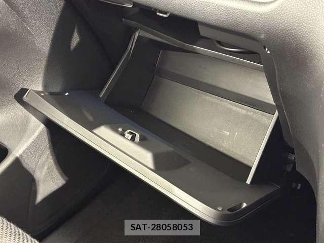 Nissan SERENA 2014-09 7224914-27