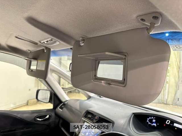 Nissan SERENA 2014-09 7224914-28
