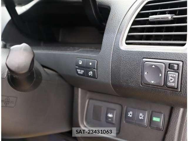 Nissan SERENA 2015-07 7224915-14