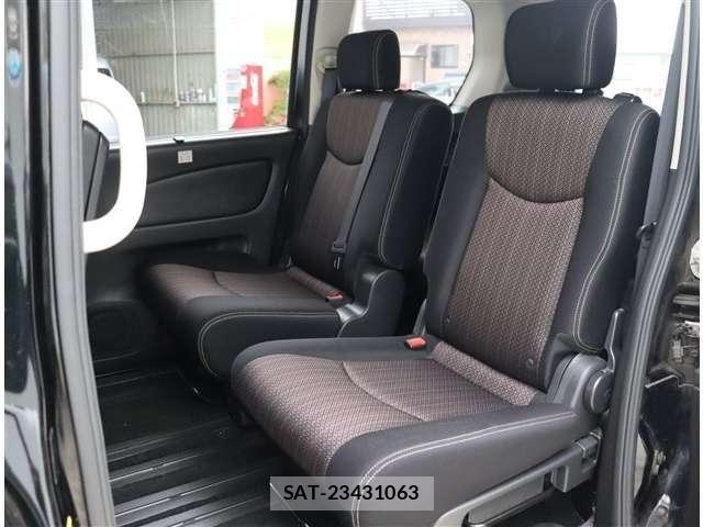 Nissan SERENA 2015-07 7224915-25