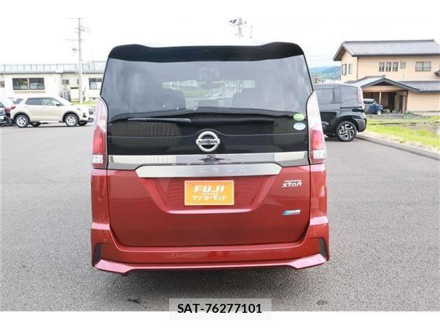 Nissan SERENA 2017-07 7224920-19