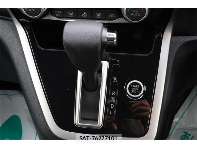 Nissan SERENA 2017-07 7224920-23