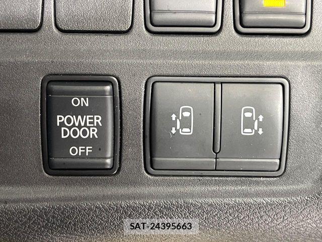 Nissan SERENA 2017-08 7224919-5