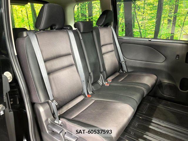 Nissan SERENA 2016-10 7224918-9