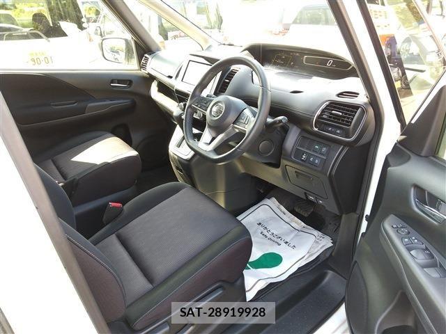 Nissan SERENA 2016-11 7252281-8