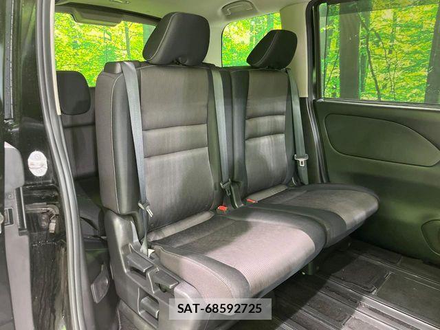Nissan SERENA 2017-01 7272921-8