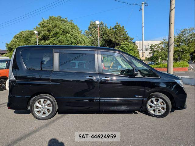 Nissan SERENA 2013-01 7272929-17