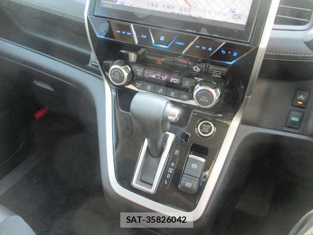 Nissan SERENA 2018-12 7330024-11