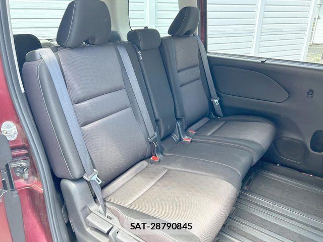 Nissan SERENA 2017-06 7330025-10